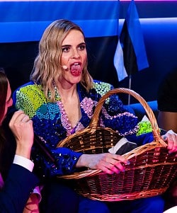 Dank ESC-Moderation: Hazel Brugger gewinnt weltweit neue Fans hinzu