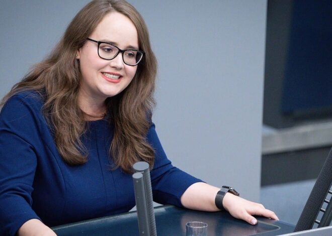Ricarda Lang reagiert selbstironisch auf bisexuelles Klischee