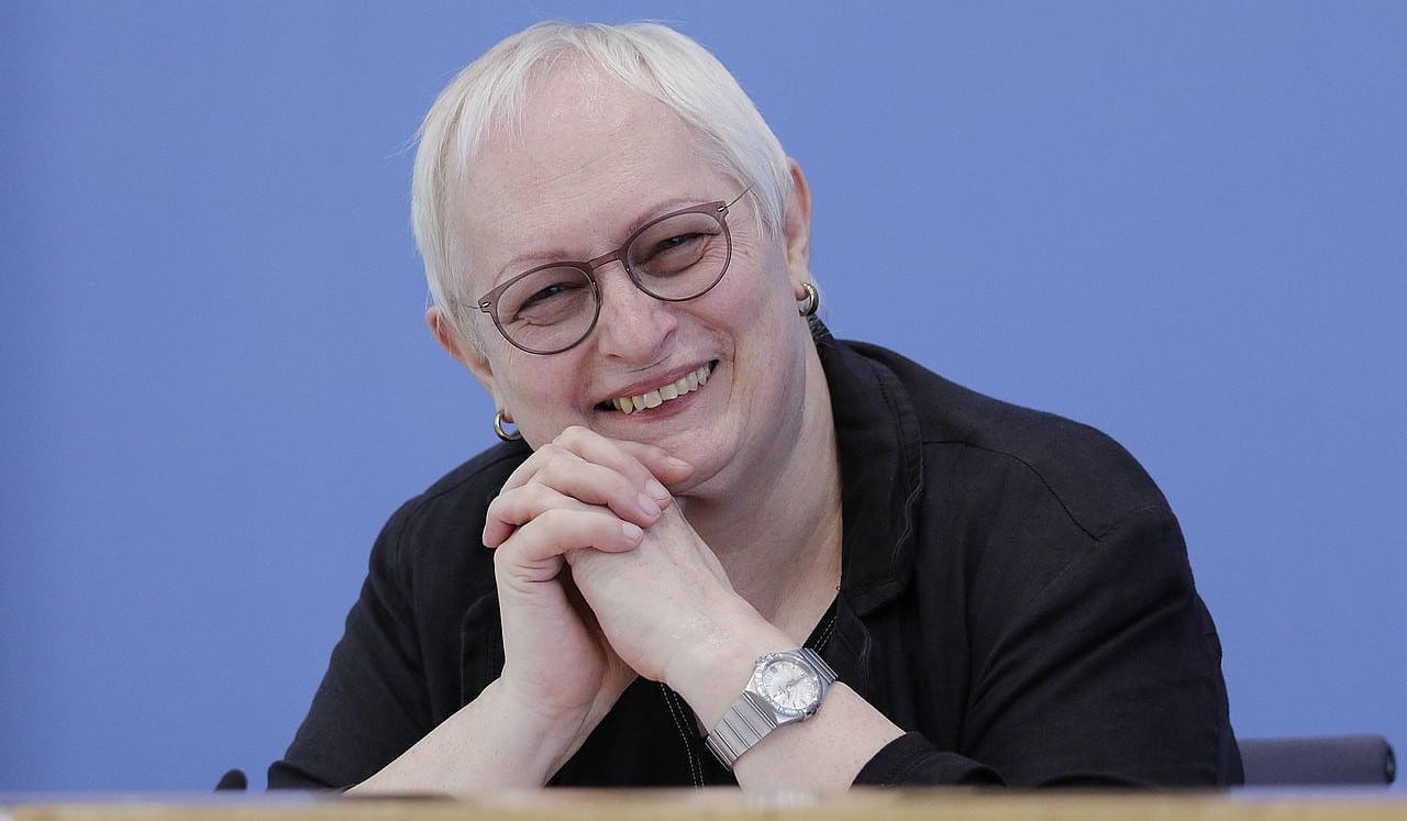 Das Buch von Valerie Wilms: Wie ein Schlag ins Gesicht